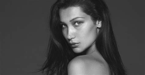 Bella Hadid Poses Totally Nude For Stunning Shoot In Vogue。